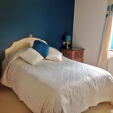 The Golden Boar Inn Bury St. Edmunds Room photo